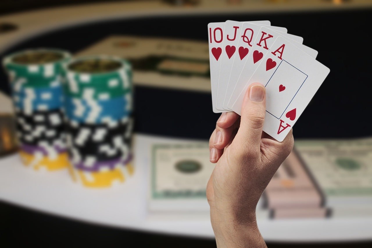 Chương trình khuyến mãi thưởng nạp và free spin tại topvip cho người chơi Việt Nam